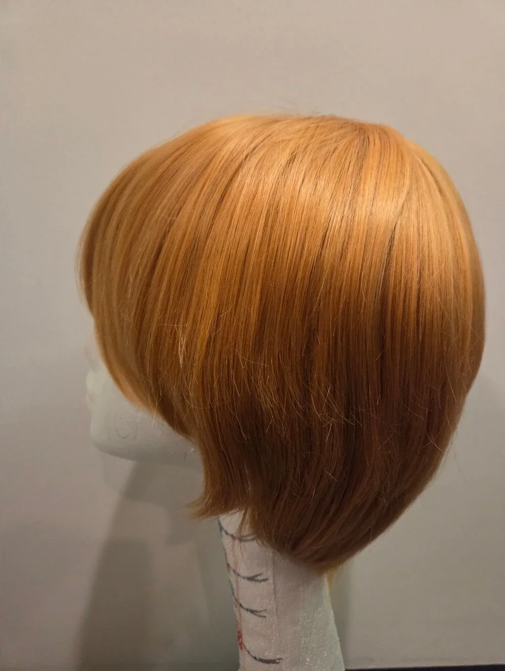 Arda Wigs short blonde